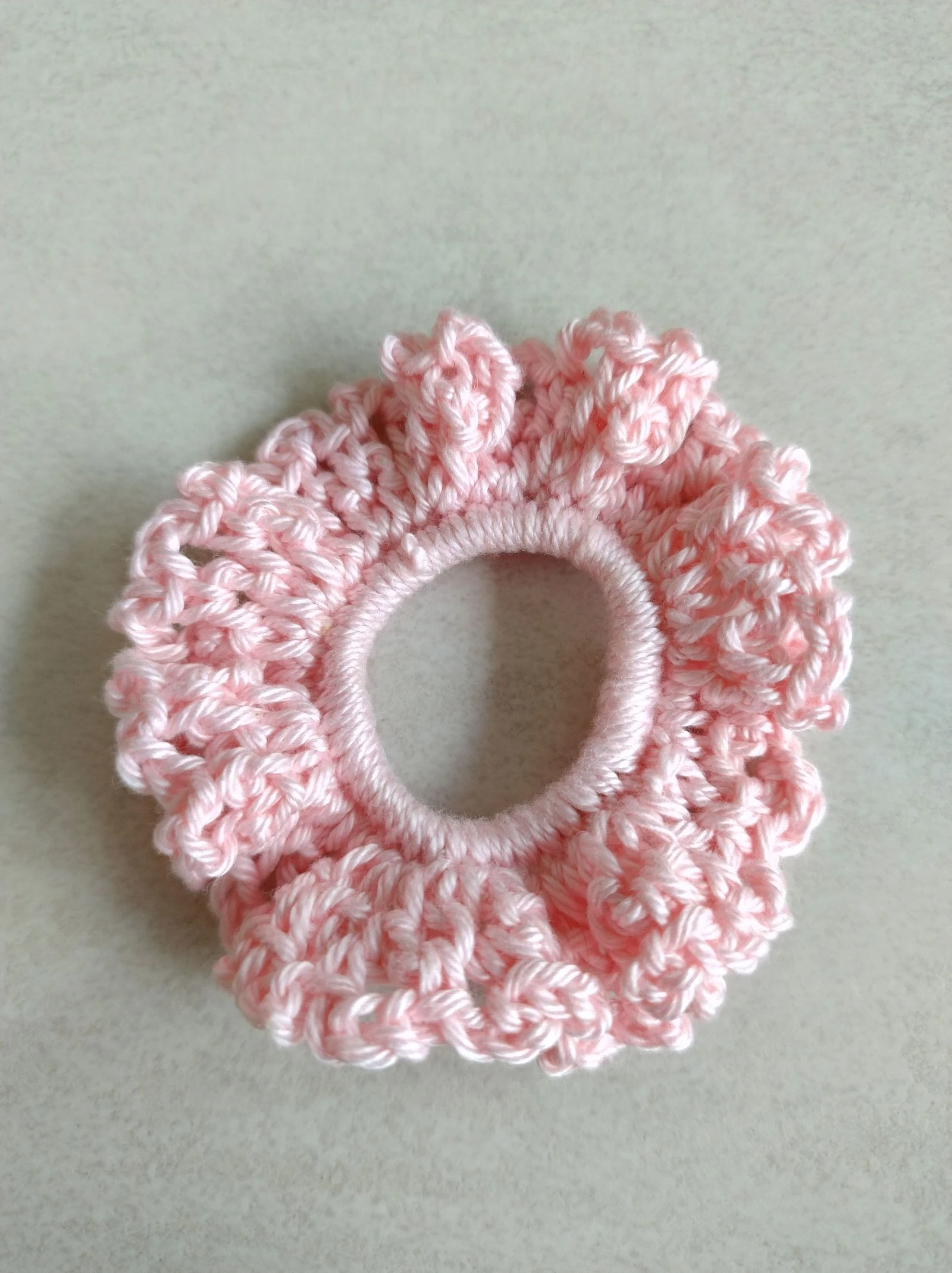Gomas para el pelo, scrunchies pequeñas hechas a crochet en varios colores – photo 4